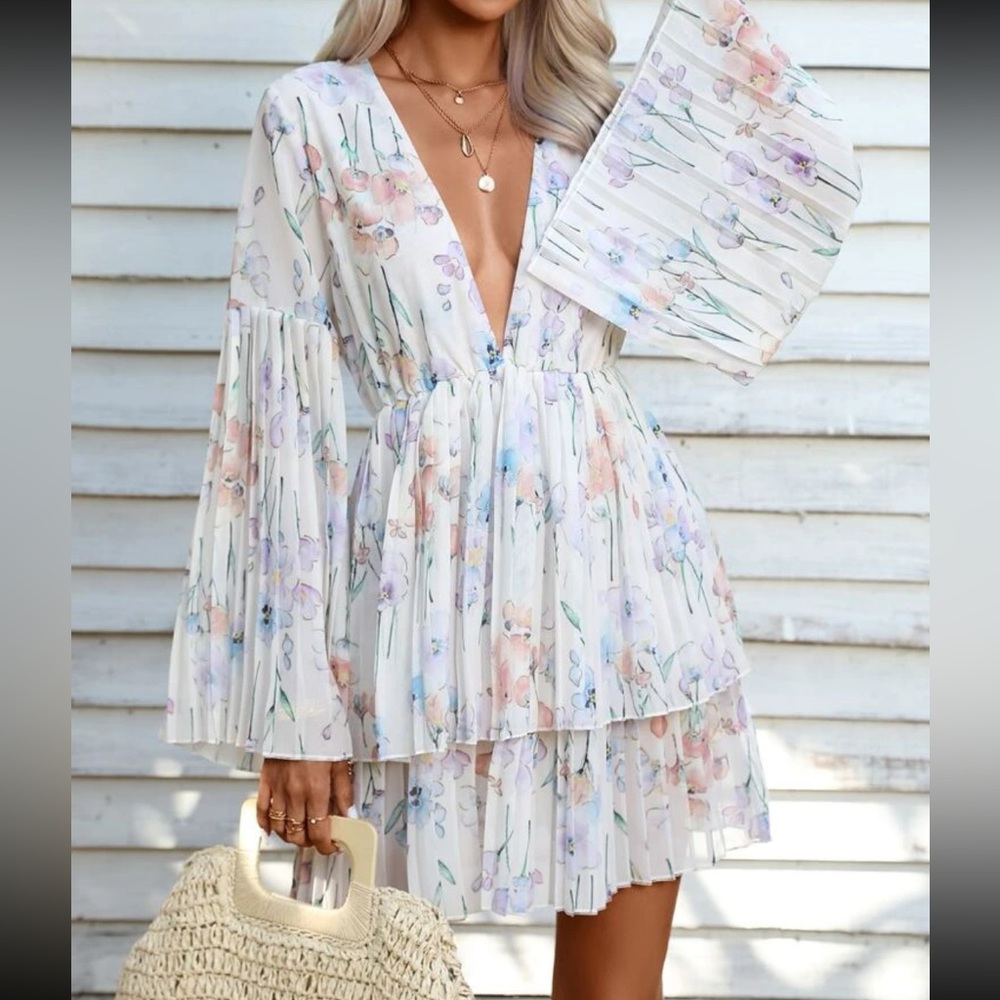 Boho floral print plunging V neckline flounce sleeve mini dress - Picture 2 of 6